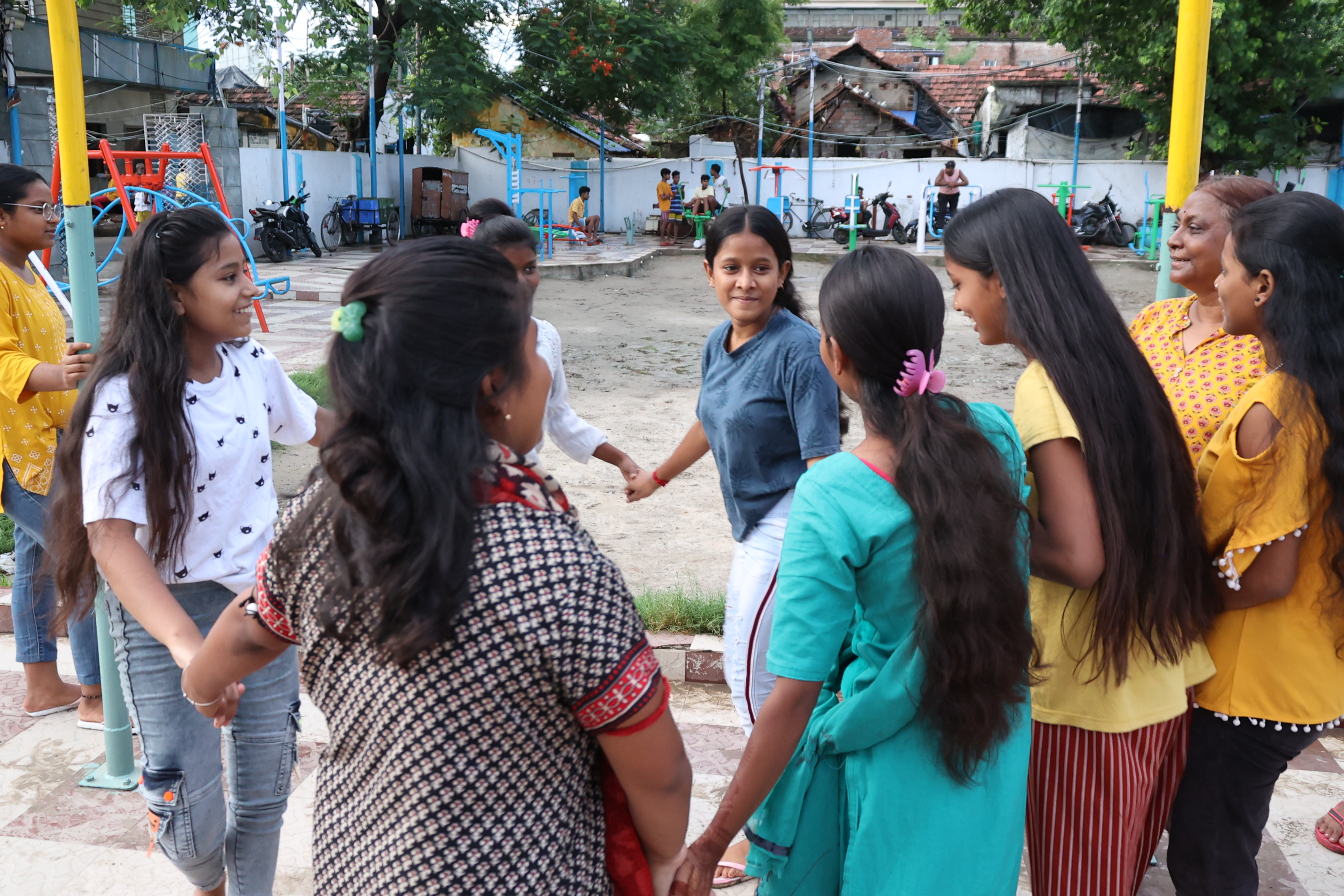 Prayaas team and community members